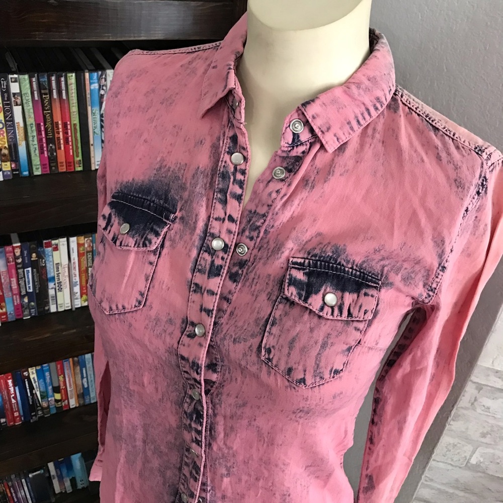 Selena Gomez | Pink Acid Washed Snap Chambray Buttons Sz Sm Jr - Picture 2 of 12